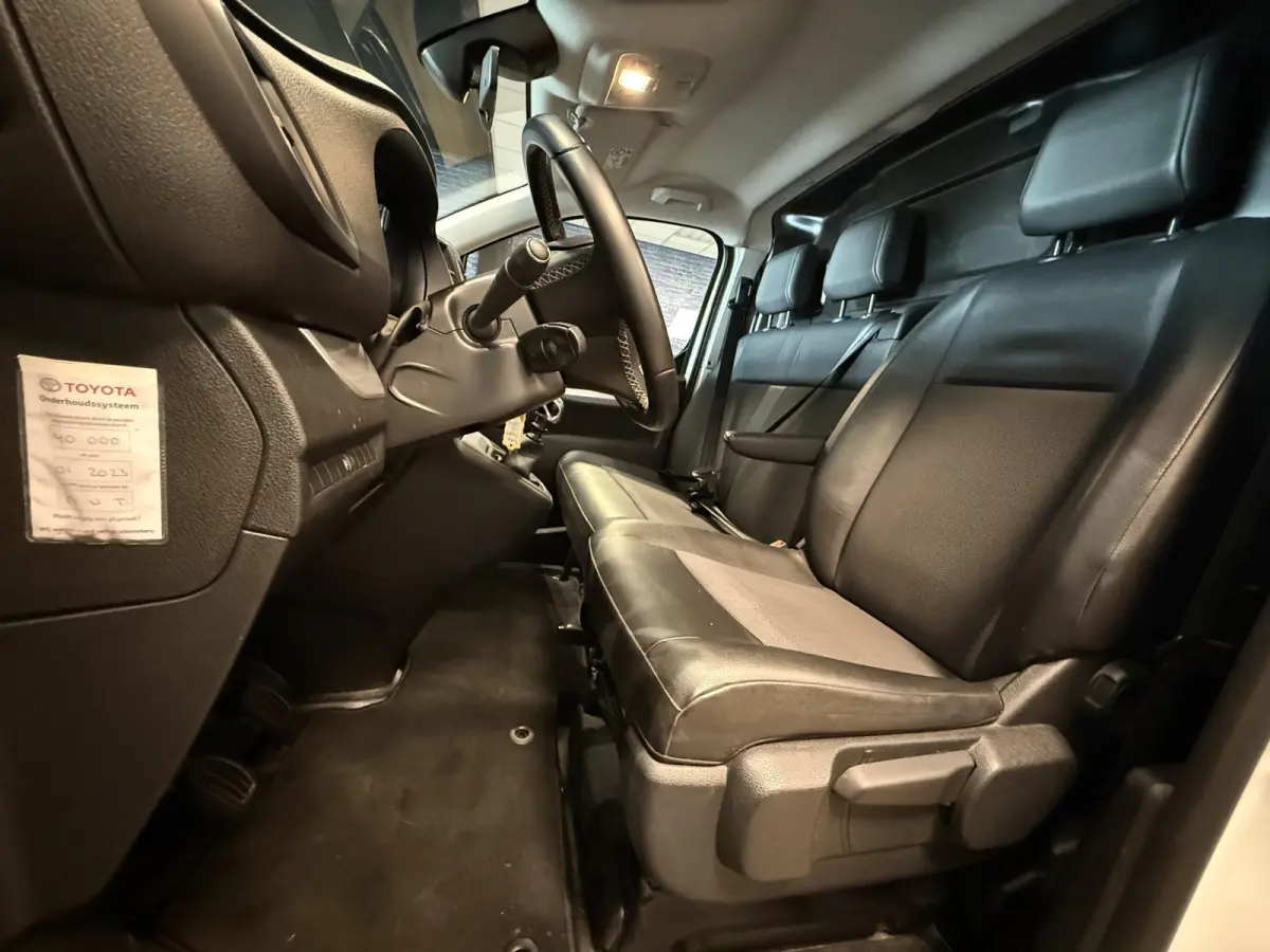 2.0 D-4D Black Line |EURO 6|CARPLAY|CLIMA|TREKHAAK|A.CAMERA|PDC|CRUISE|2.500KG TREKGEWICHT|