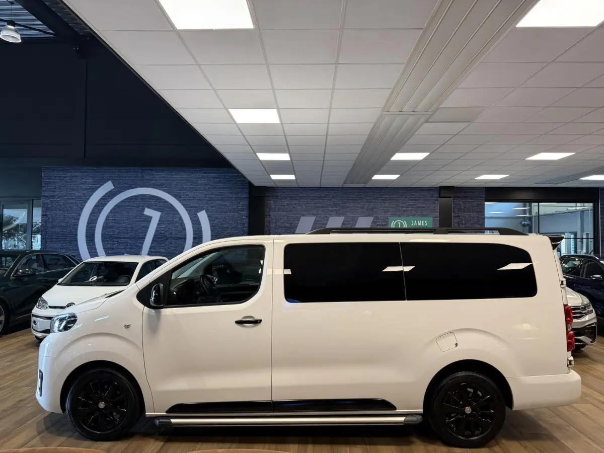 2.0 D-4D Black Line |EURO 6|CARPLAY|CLIMA|TREKHAAK|A.CAMERA|PDC|CRUISE|2.500KG TREKGEWICHT|