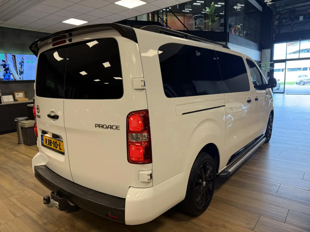2.0 D-4D Black Line |EURO 6|CARPLAY|CLIMA|TREKHAAK|A.CAMERA|PDC|CRUISE|2.500KG TREKGEWICHT|