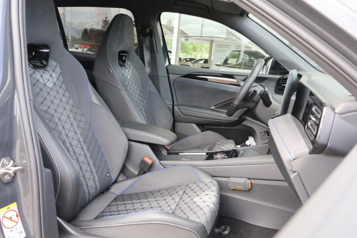 1.5 eHybrid 204pk R-Line Edition | Panoramadak | Trekhaak