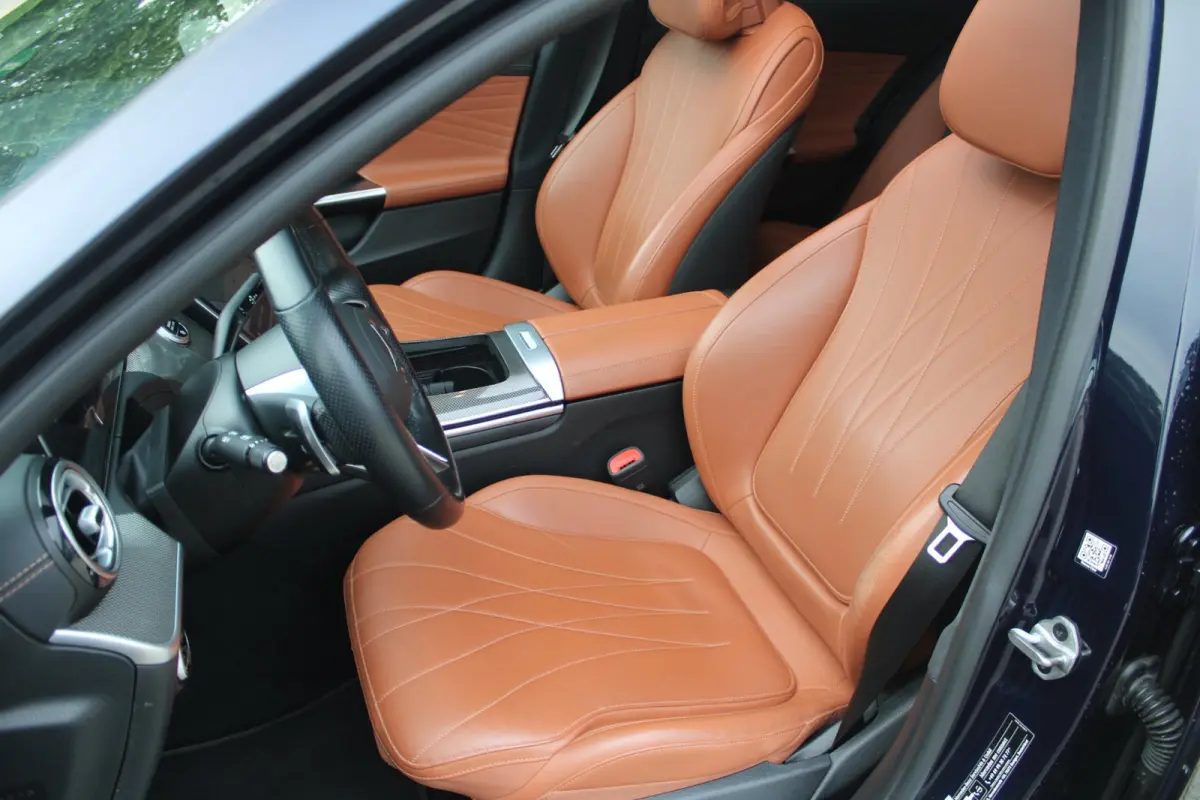 300 d 265pk AMG Line | Pano | HUD| Digital light | 360 | ACC