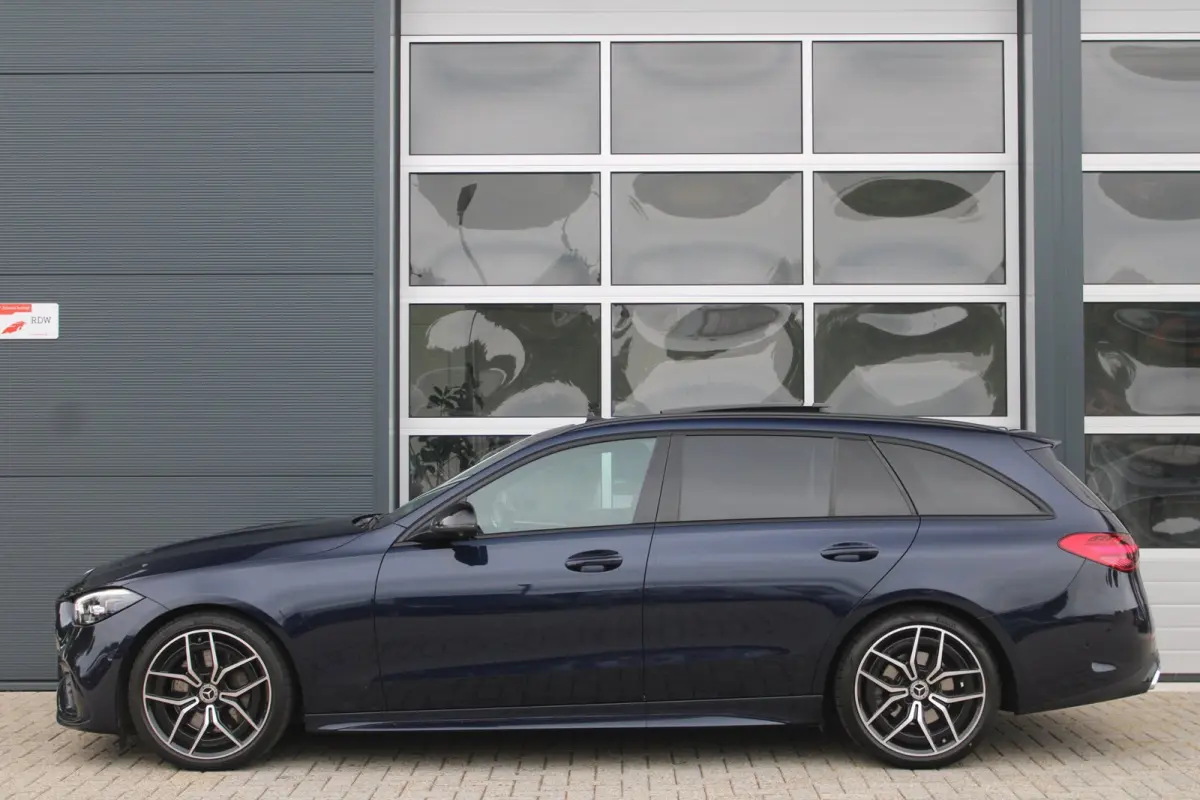 300 d 265pk AMG Line | Pano | HUD| Digital light | 360 | ACC