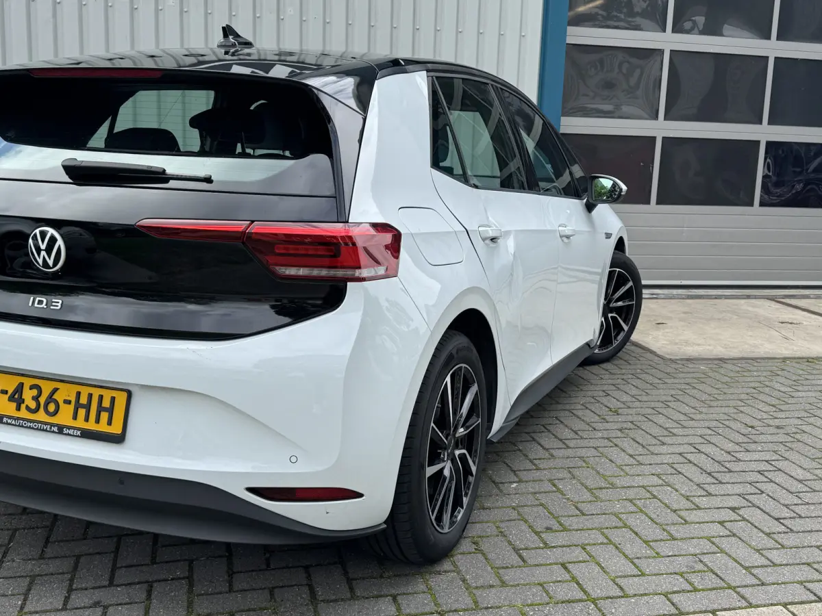 Life 58 kWh Carplay  /stl en stuur verw / Adaptive Cruise / NL auto!