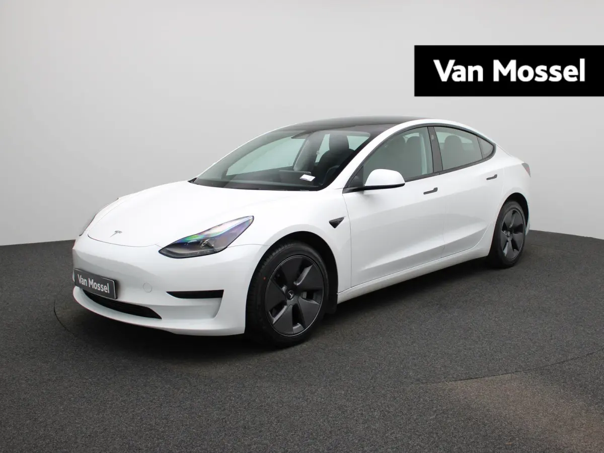 Standard RWD Plus 60 kWh | SOH 92,9% | Automaat | Panorama dak | Stoel verwarming | Leder | Navigatie | Climate control | 360 Camera | Parkeer sensoren | LED | Elec. achterklep