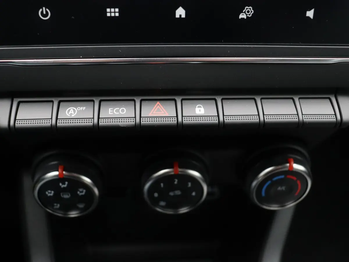 TCe 90pk GPF evolution | Airco | Parkeersensoren achter | Cruise control | Apple carplay | Vierseizoenbanden |
