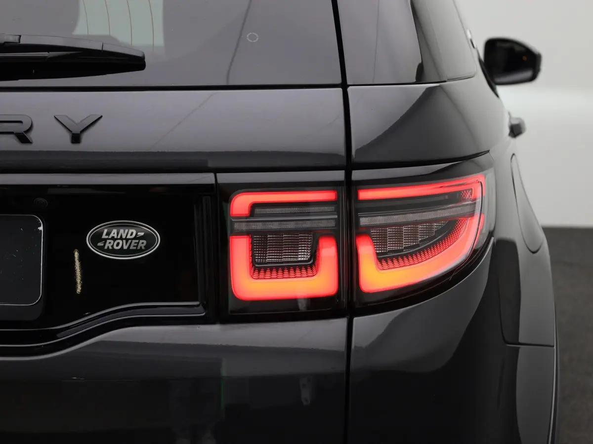 P300e PHEV AWD Auto R-Dynamic S | NAVIGATIE | LEDER | CAMERA | LED