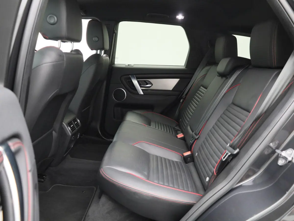 P300e PHEV AWD Auto R-Dynamic S | NAVIGATIE | LEDER | CAMERA | LED