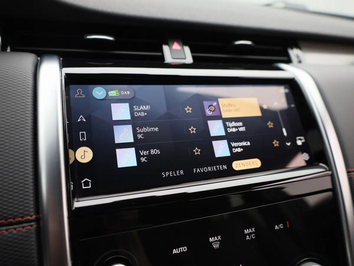 P300e PHEV AWD Auto R-Dynamic S | NAVIGATIE | LEDER | CAMERA | LED
