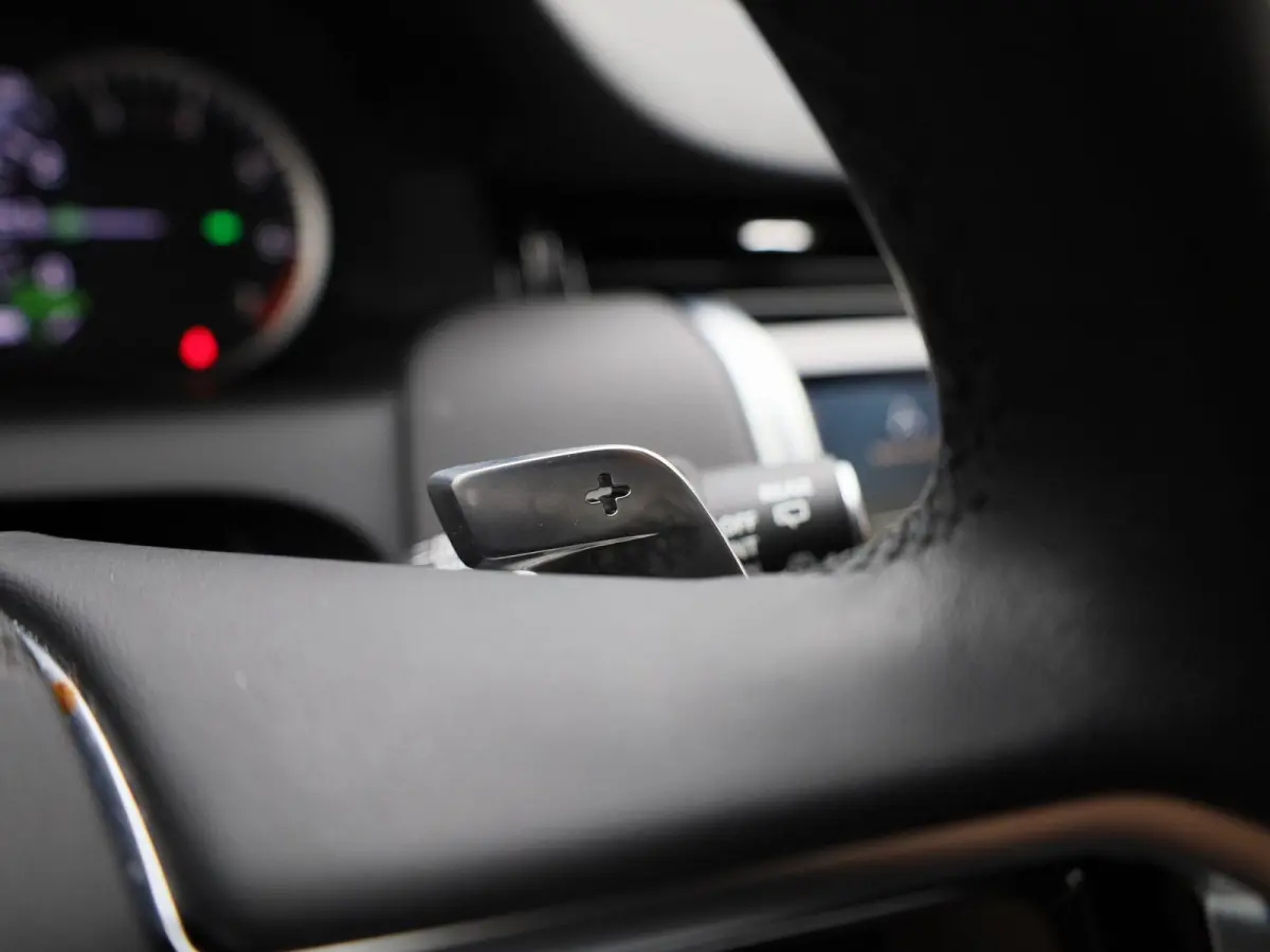 P300e PHEV AWD Auto R-Dynamic S | NAVIGATIE | LEDER | CAMERA | LED