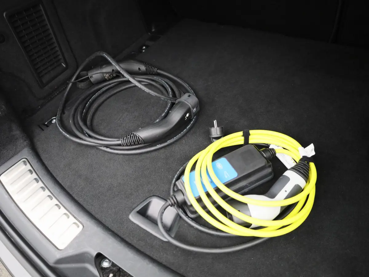 P300e PHEV AWD Auto R-Dynamic S | NAVIGATIE | LEDER | CAMERA | LED