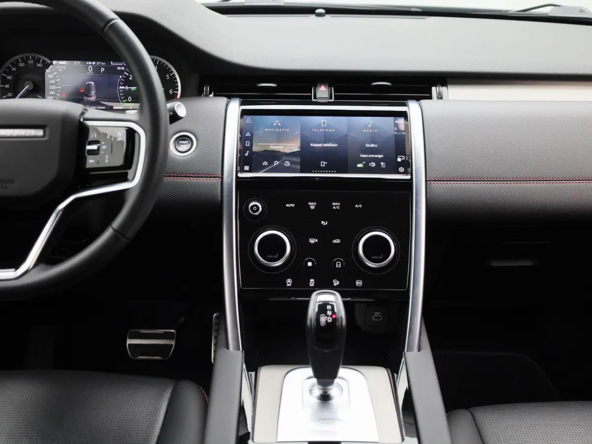 P300e PHEV AWD Auto R-Dynamic S | NAVIGATIE | LEDER | CAMERA | LED