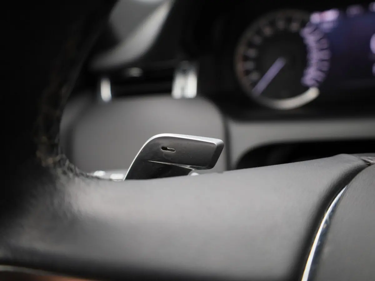 P300e PHEV AWD Auto R-Dynamic S | NAVIGATIE | LEDER | CAMERA | LED