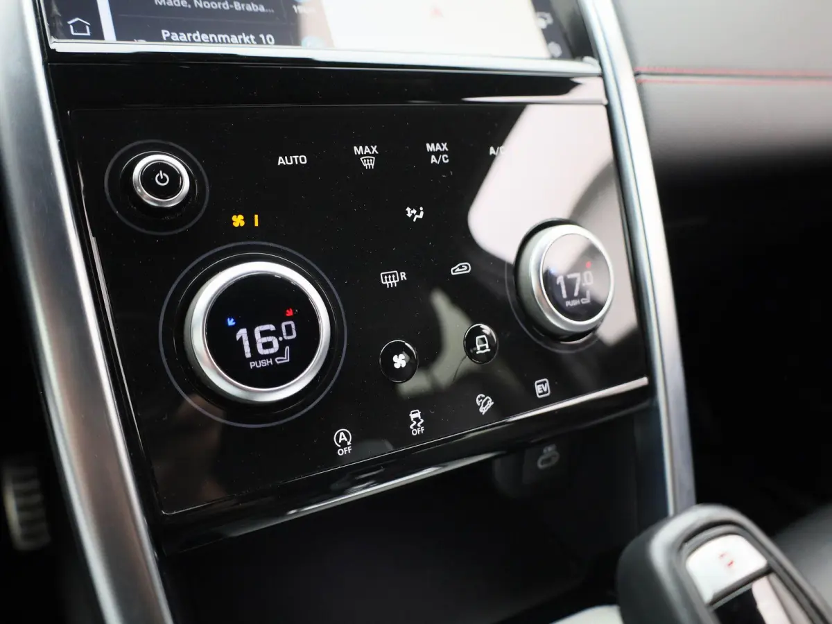 P300e PHEV AWD Auto R-Dynamic S | NAVIGATIE | LEDER | CAMERA | LED
