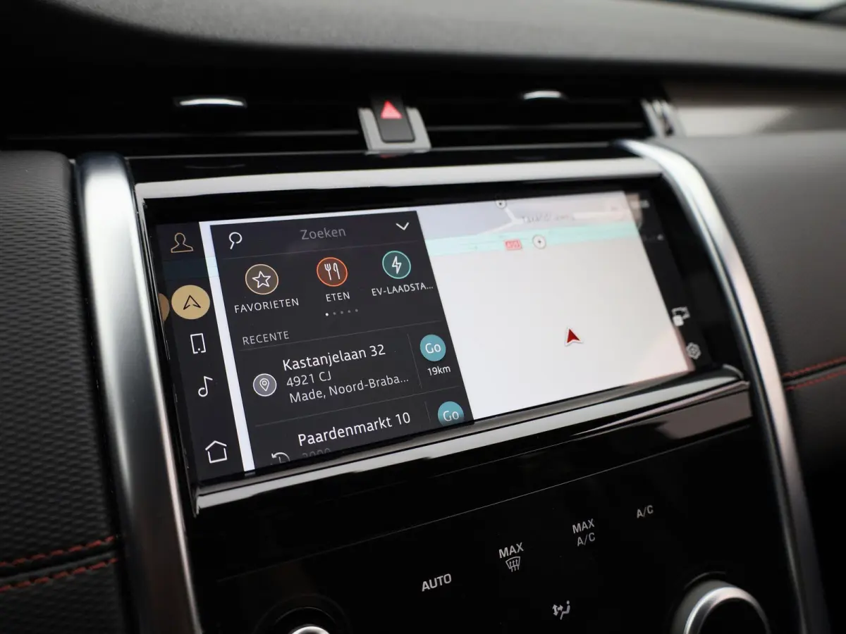 P300e PHEV AWD Auto R-Dynamic S | NAVIGATIE | LEDER | CAMERA | LED