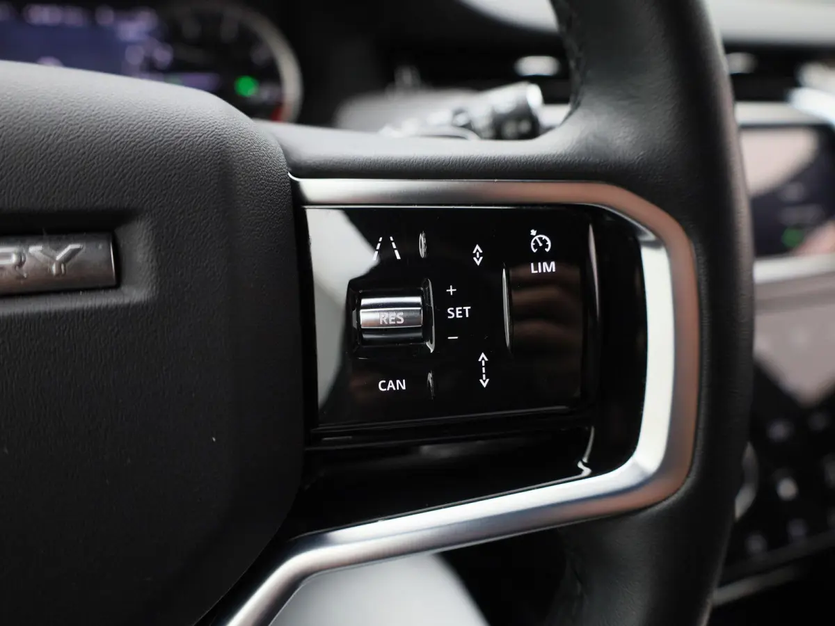 P300e PHEV AWD Auto R-Dynamic S | NAVIGATIE | LEDER | CAMERA | LED