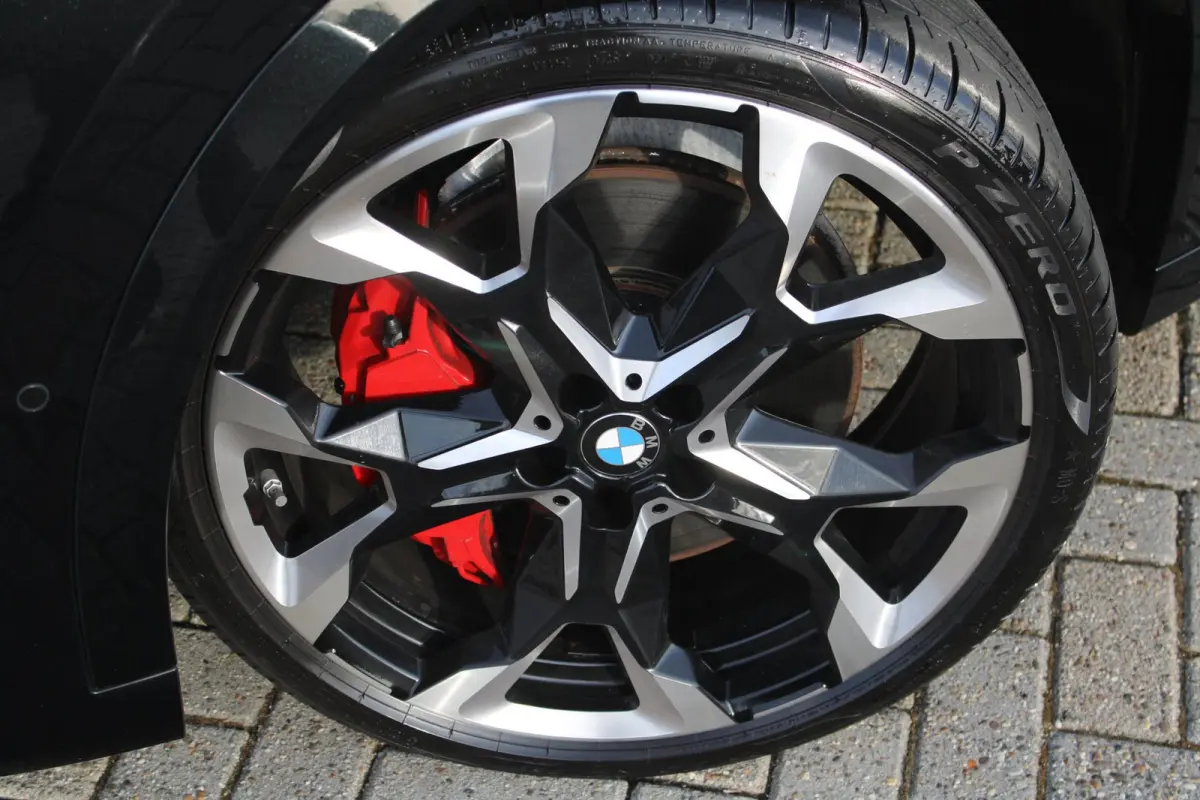SDrive20i M-Sport Pro | Pano | HK | HUD | Memory | 21'' | Iconic Glow