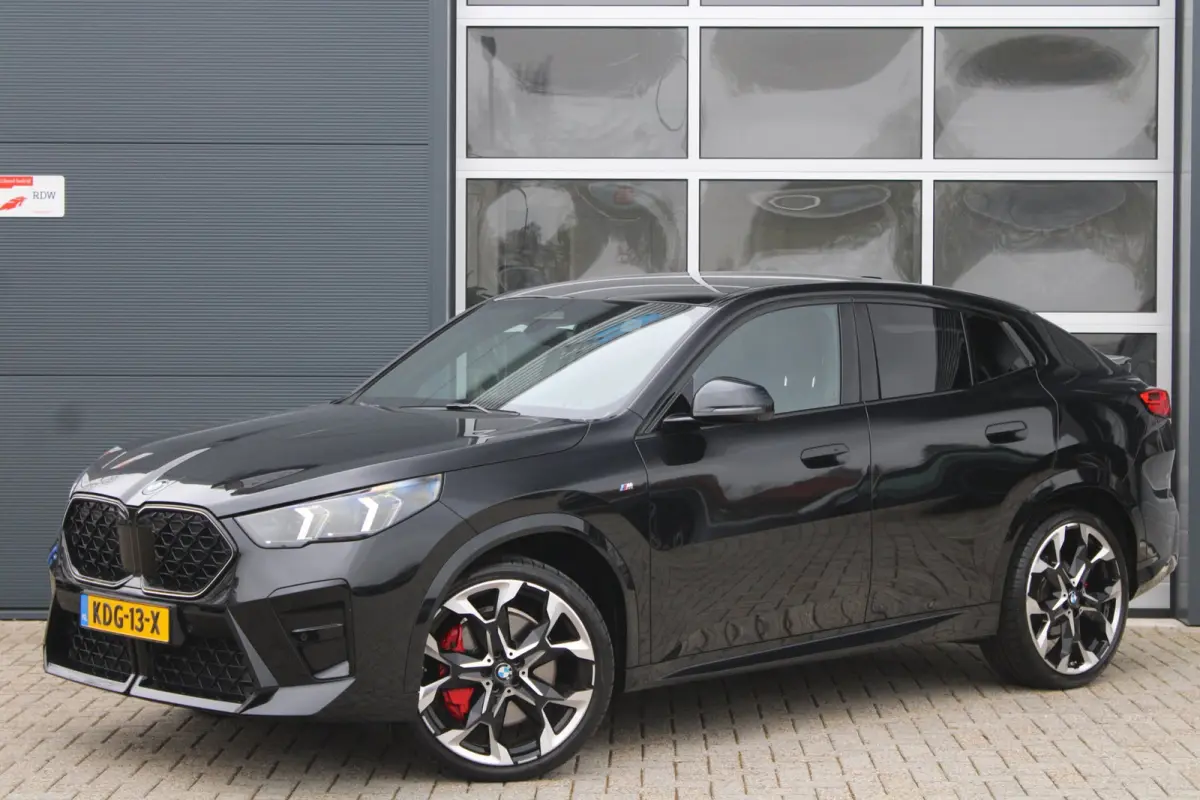 SDrive20i M-Sport Pro | Pano | HK | HUD | Memory | 21'' | Iconic Glow