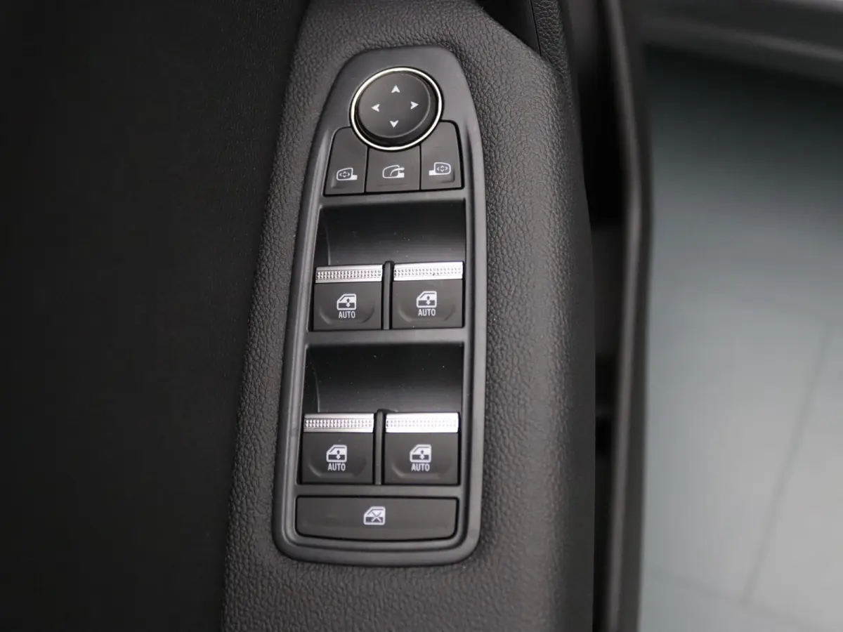 160pk HEV AT Instyle Apple Carplay/Android Auto | Climate