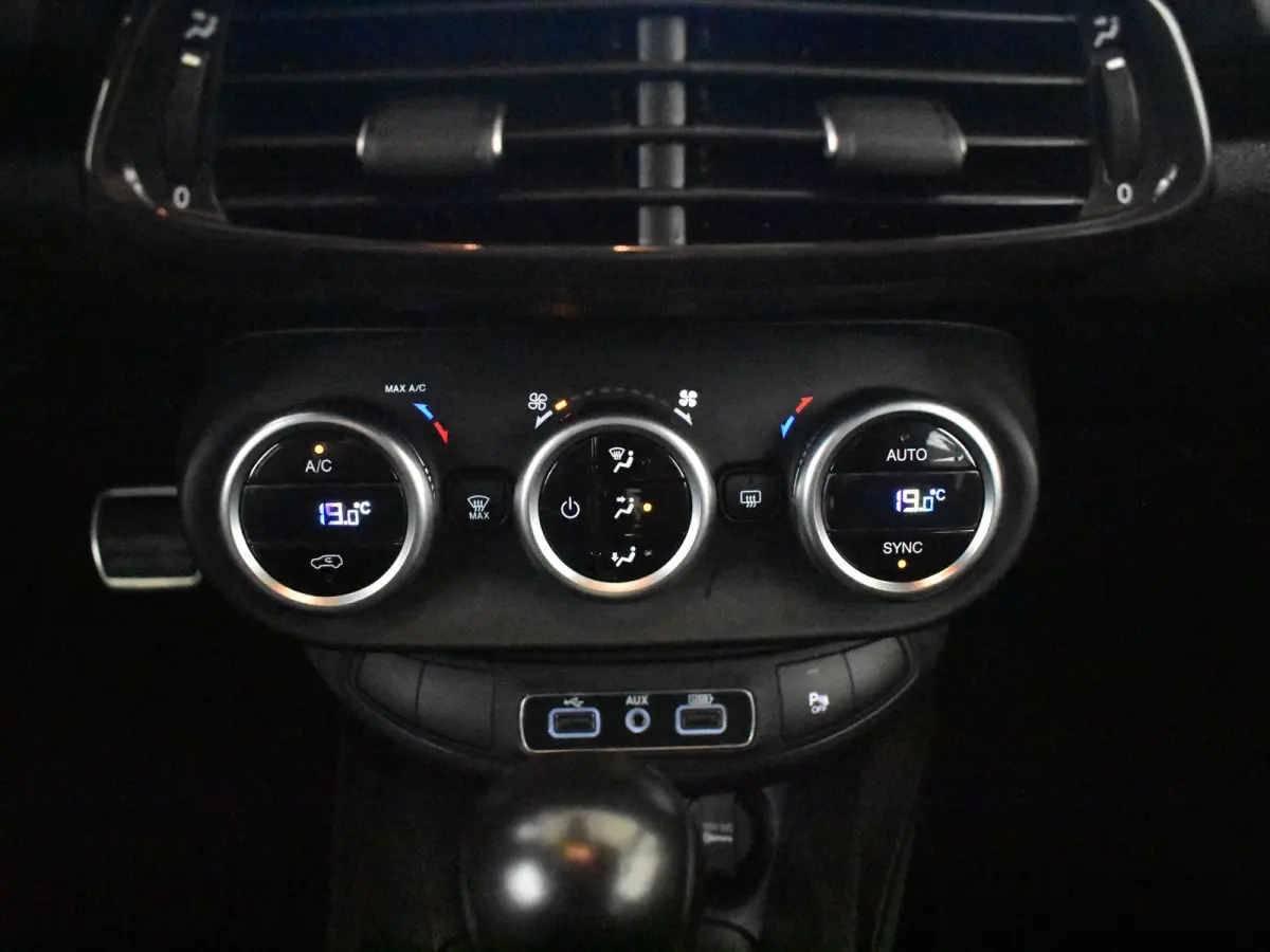 1.3 GSE Sport 150pk AUTO | Camera | Keyless | Parkeersensoren V/A | Climate control | Cruise control | DAB | LED | Navi | 18"LMV