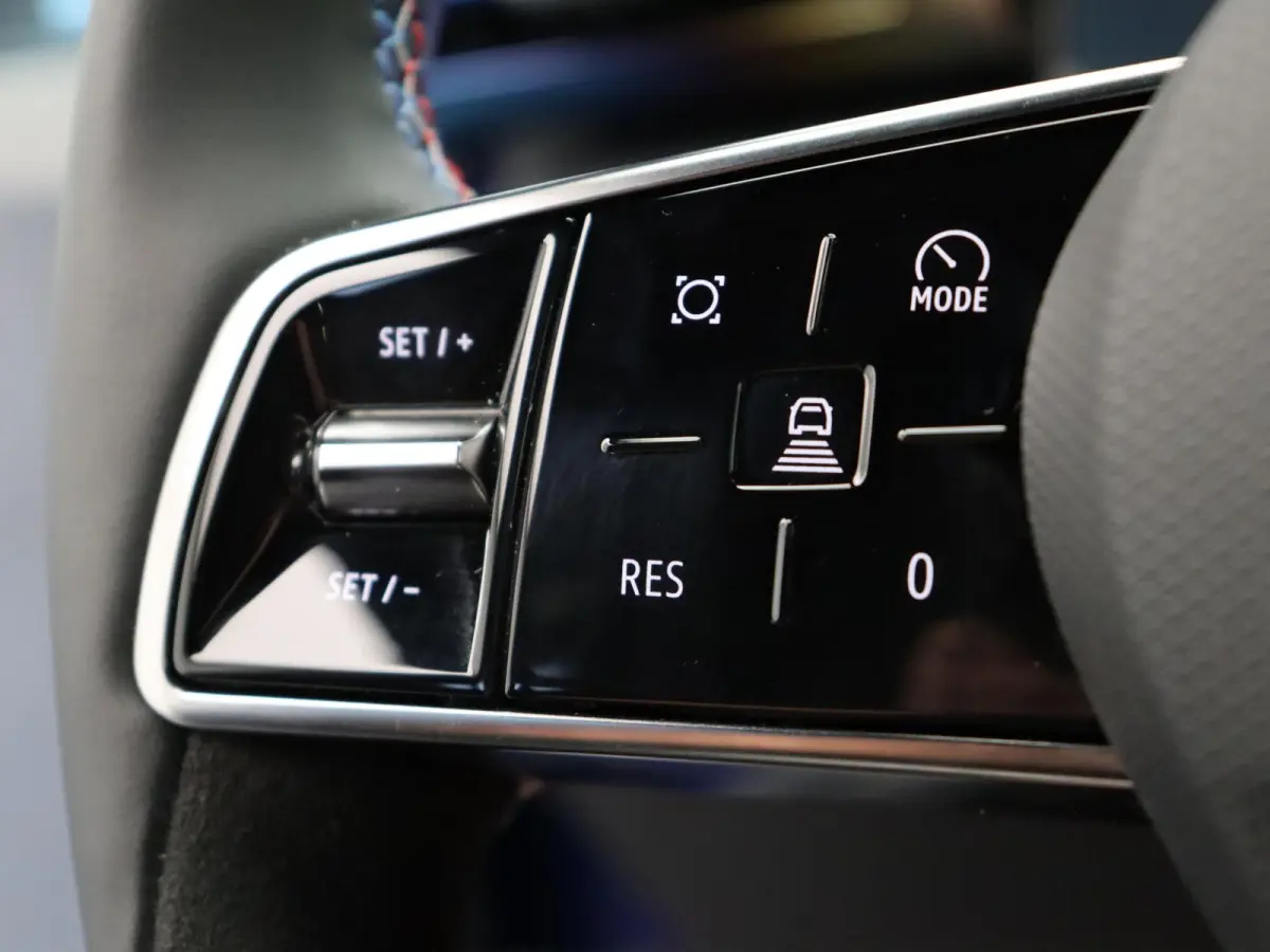 Hybrid 160pk esprit Alpine | Vijf jaar garantie | Stuurwielverwarming | 360 graden camera | Parkeersensoren rondom | Harman Kardon |