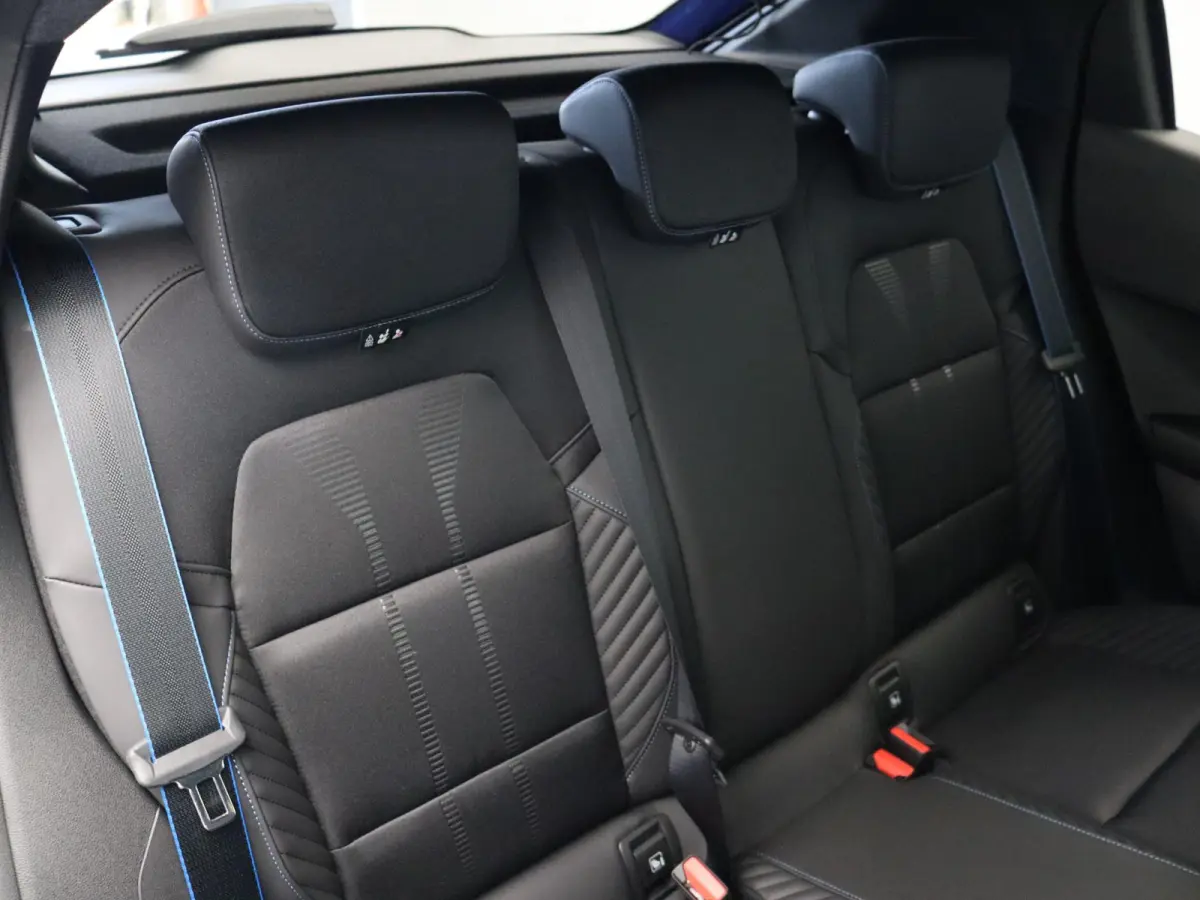 Hybrid 160pk esprit Alpine | Vijf jaar garantie | Stuurwielverwarming | 360 graden camera | Parkeersensoren rondom | Harman Kardon |
