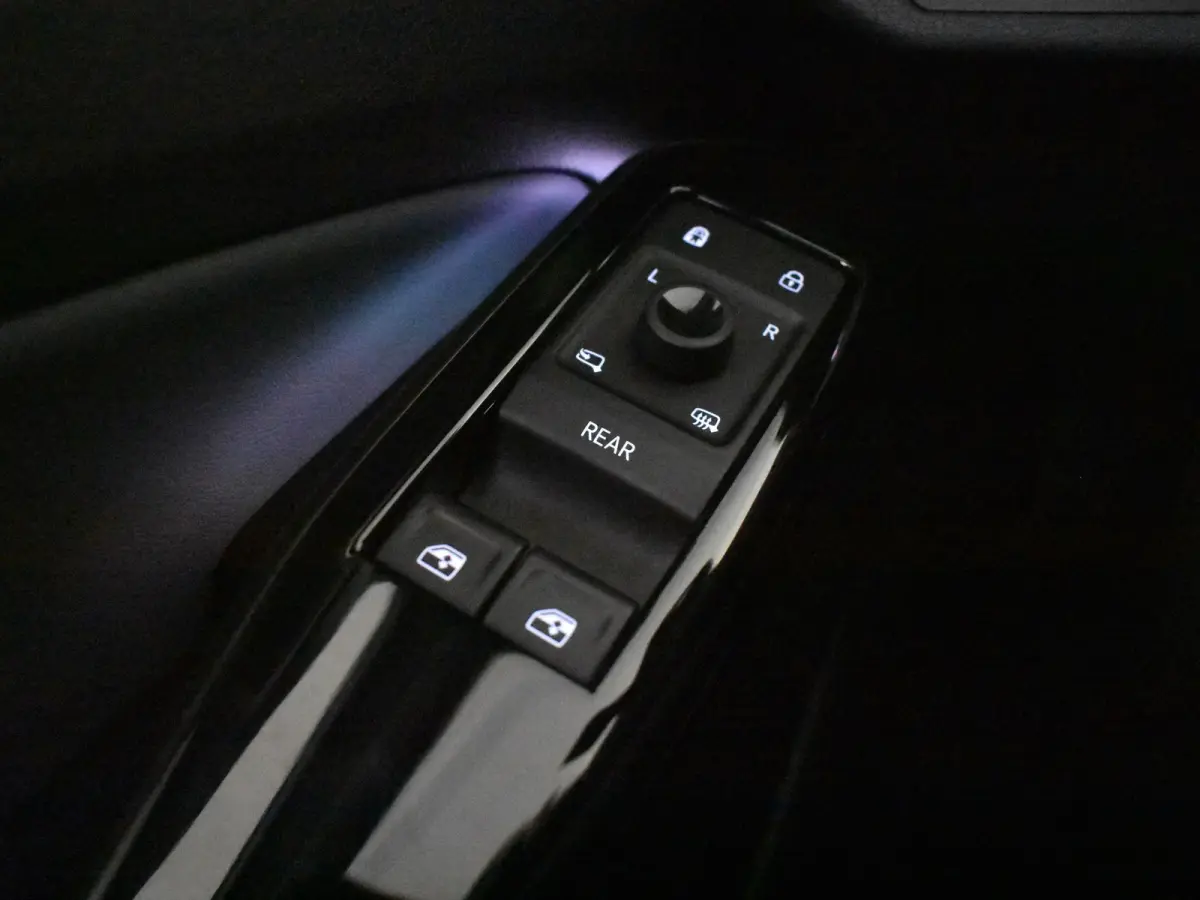 ID.5 Pro Performance 204PK. | Camera | Stoelverwarming l Dynamic Drive Control l SOH 94%| Cruise control adapt | Keyless | Navi | LED | DAB | App connect | 19"LMV