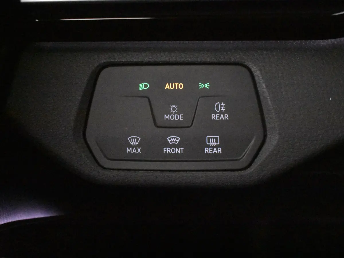 ID.5 Pro Performance 204PK. | Camera | Stoelverwarming l Dynamic Drive Control l SOH 94%| Cruise control adapt | Keyless | Navi | LED | DAB | App connect | 19"LMV