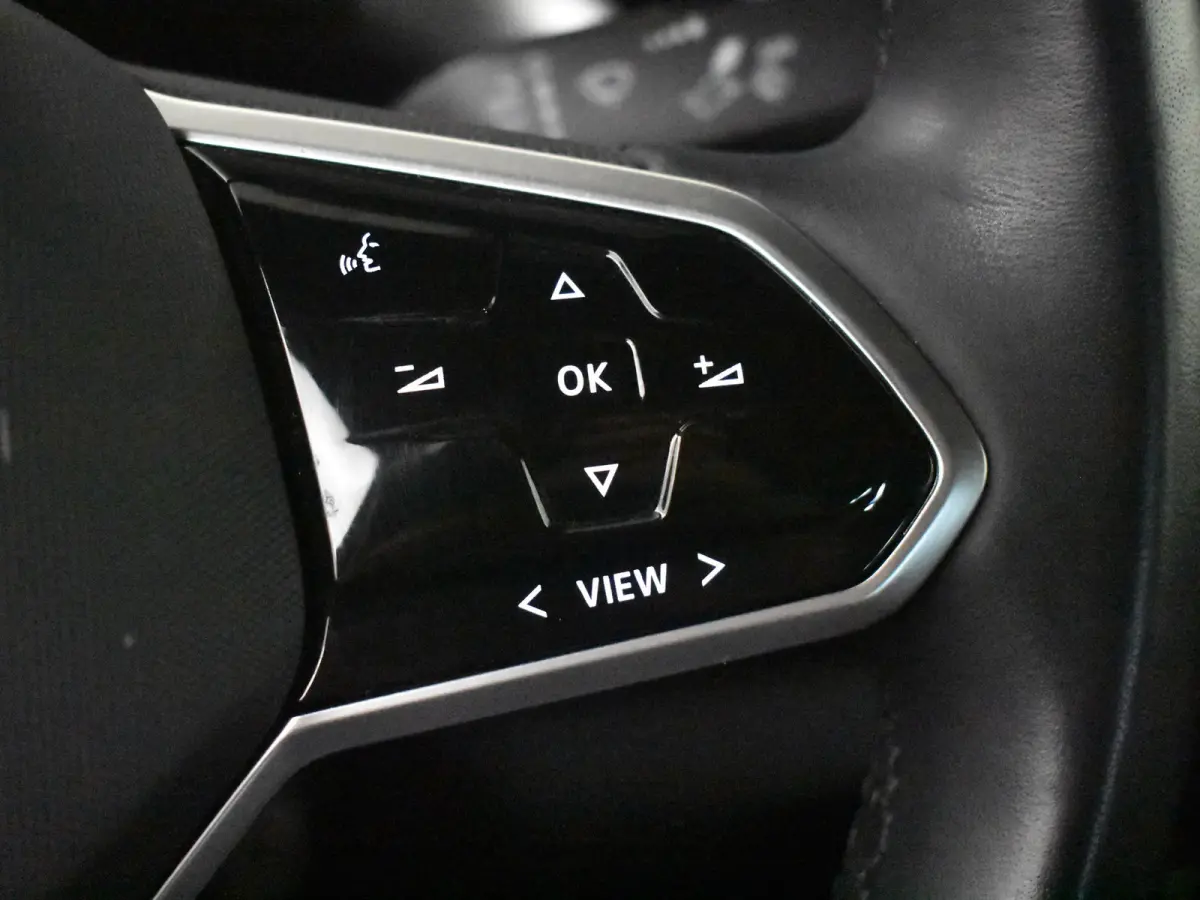 ID.5 Pro Performance 204PK. | Camera | Stoelverwarming l Dynamic Drive Control l SOH 94%| Cruise control adapt | Keyless | Navi | LED | DAB | App connect | 19"LMV