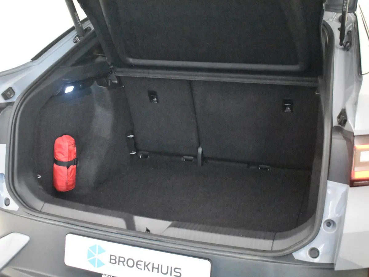 ID.5 Pro Performance 204PK. | Camera | Stoelverwarming l Dynamic Drive Control l SOH 94%| Cruise control adapt | Keyless | Navi | LED | DAB | App connect | 19"LMV