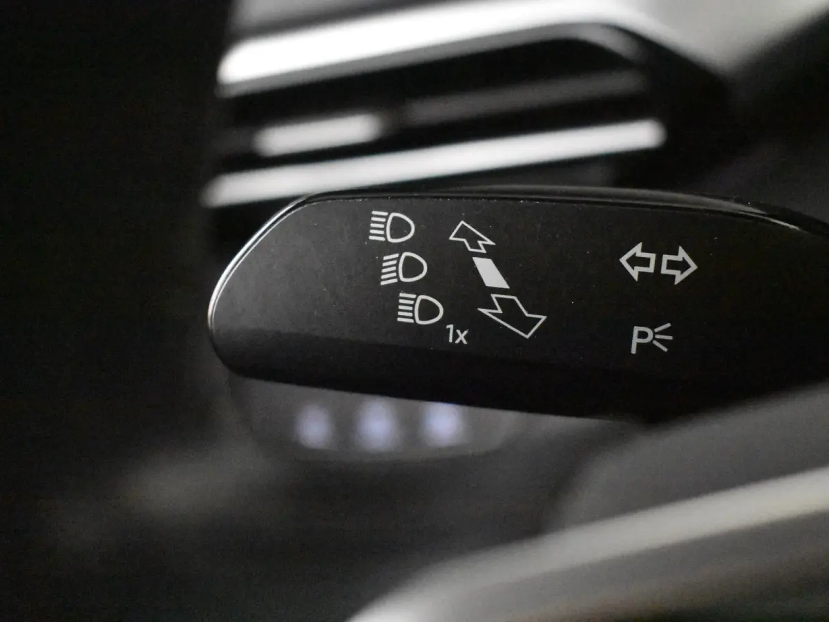 ID.5 Pro Performance 204PK. | Camera | Stoelverwarming l Dynamic Drive Control l SOH 94%| Cruise control adapt | Keyless | Navi | LED | DAB | App connect | 19"LMV
