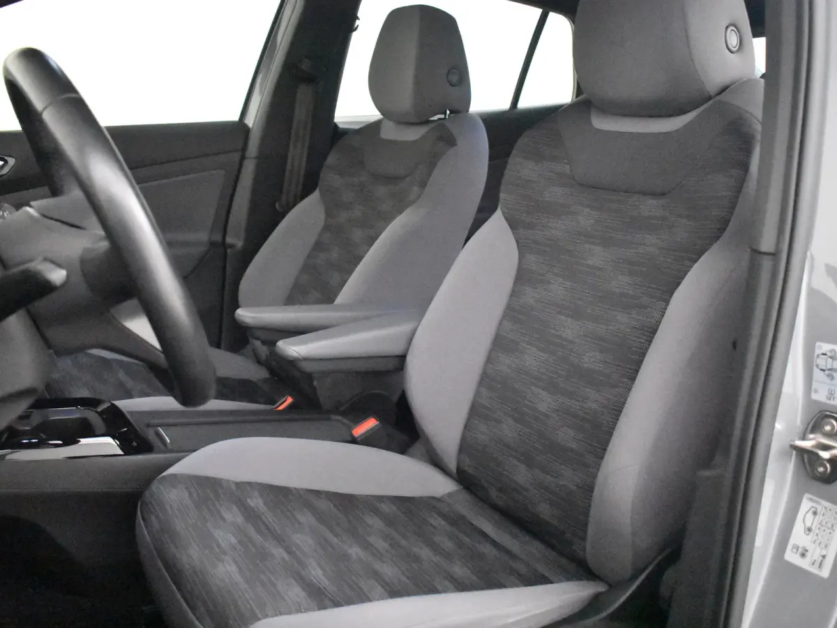 ID.5 Pro Performance 204PK. | Camera | Stoelverwarming l Dynamic Drive Control l SOH 94%| Cruise control adapt | Keyless | Navi | LED | DAB | App connect | 19"LMV