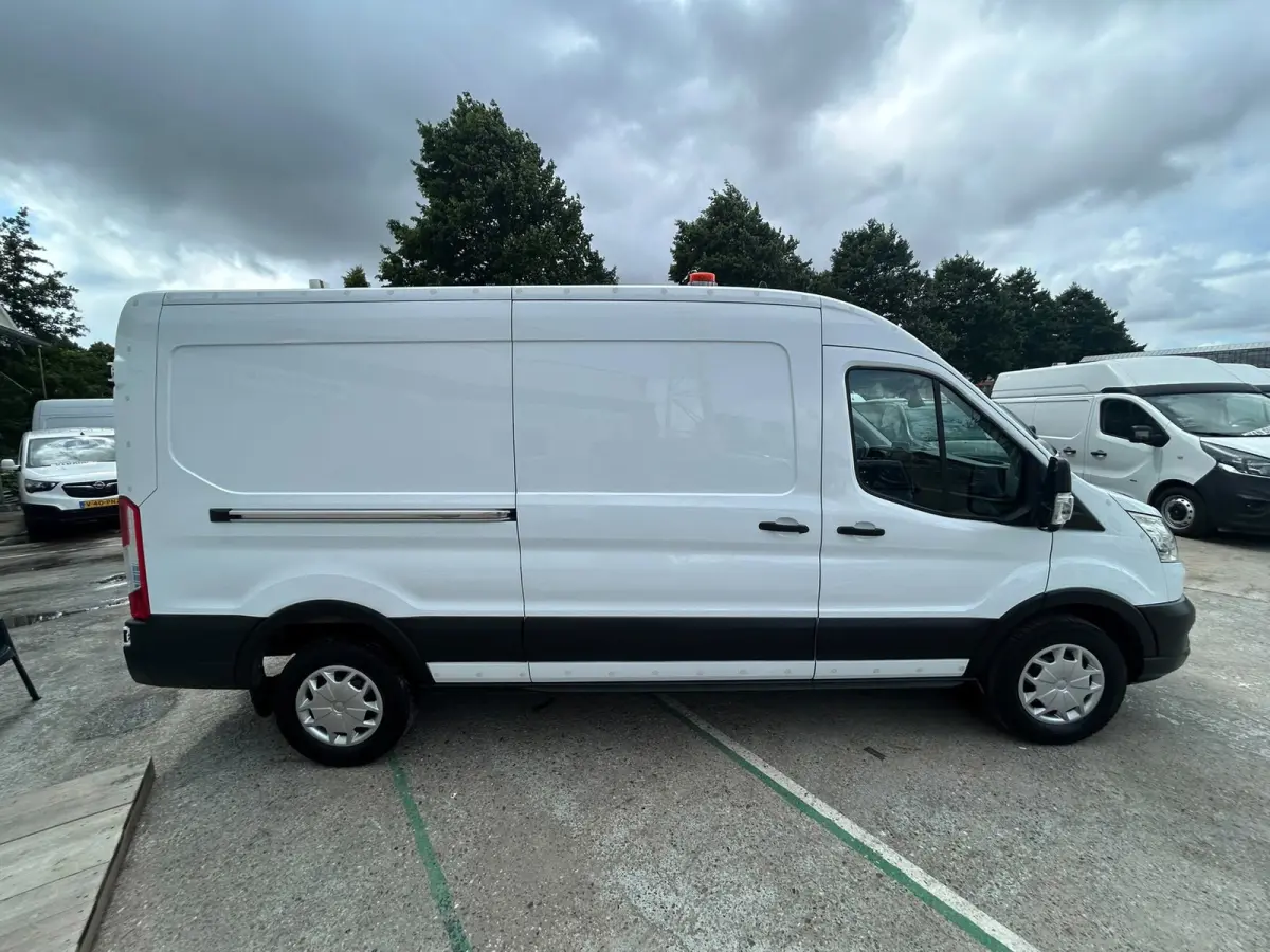 350 2.0 TDCI L3H2 Trend MHEV RWD 2800 kg trekhaak ( ex overheid )