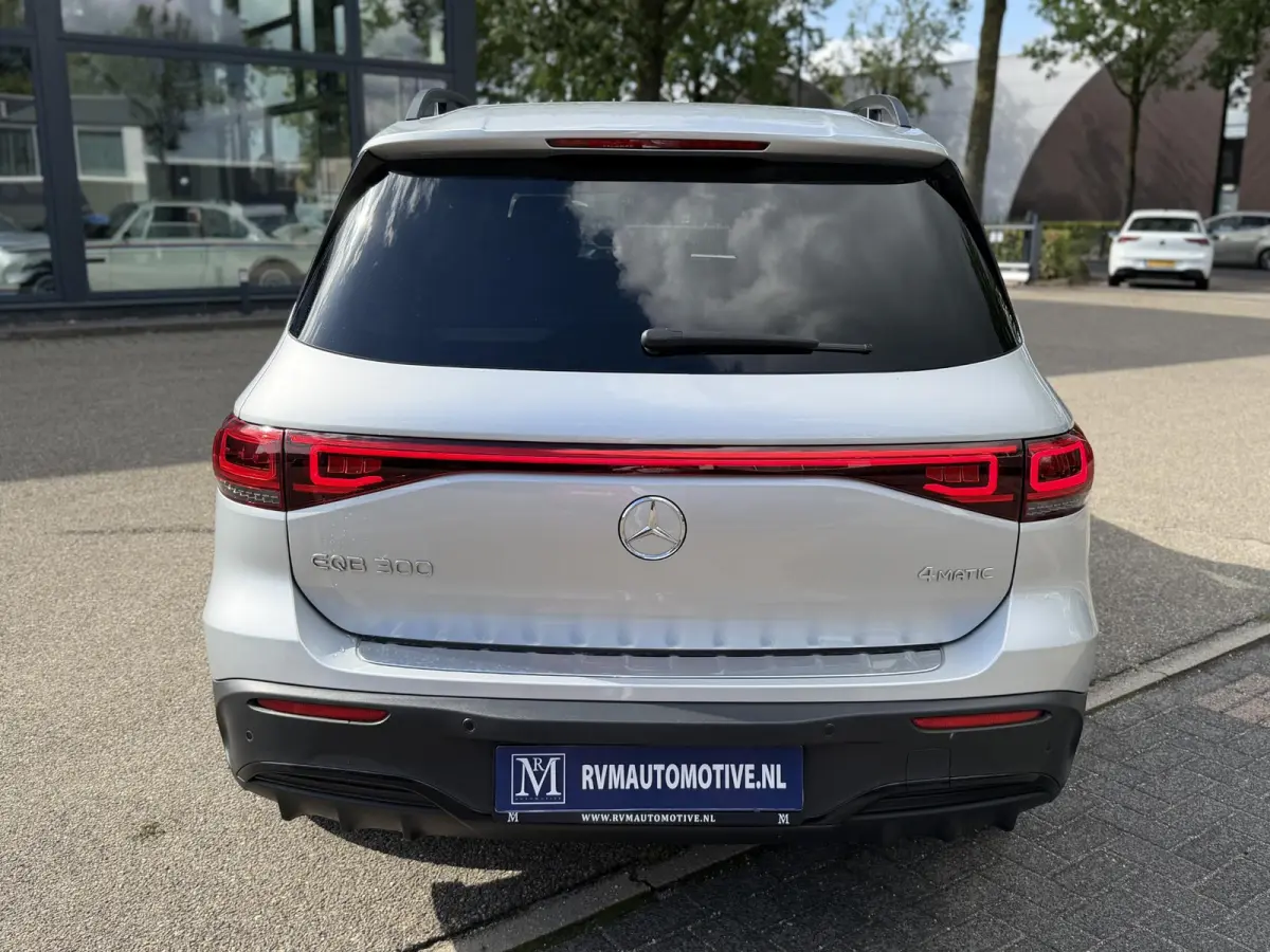 300 4MATIC AMG Line 7p. 67 kWh VAN: 44.900,- VOOR: 41.440,- UW HERFSTVOORDEEL: 3.460,-  | SOH 98% | NIGHT PAKKET | 360 CAMERA| 7 PERSOONS | RIJKLAAR + 12 MND BOVAG GARANTIE | STOEL VERWARMIN
