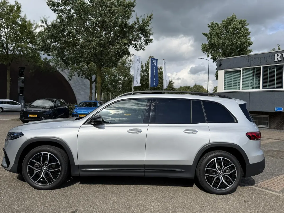 300 4MATIC AMG Line 7p. 67 kWh VAN: 44.900,- VOOR: 41.440,- UW HERFSTVOORDEEL: 3.460,-  | SOH 98% | NIGHT PAKKET | 360 CAMERA| 7 PERSOONS | RIJKLAAR + 12 MND BOVAG GARANTIE | STOEL VERWARMIN