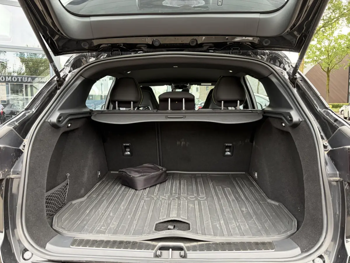 1.5 Core | NIEUW MODEL! | FABRIEKSGARANTIE T/M 2030! | CAMERA| STOELVERWARMING| APPLE CARPLAY| ADAPTIVE CRUISE CONTROL|