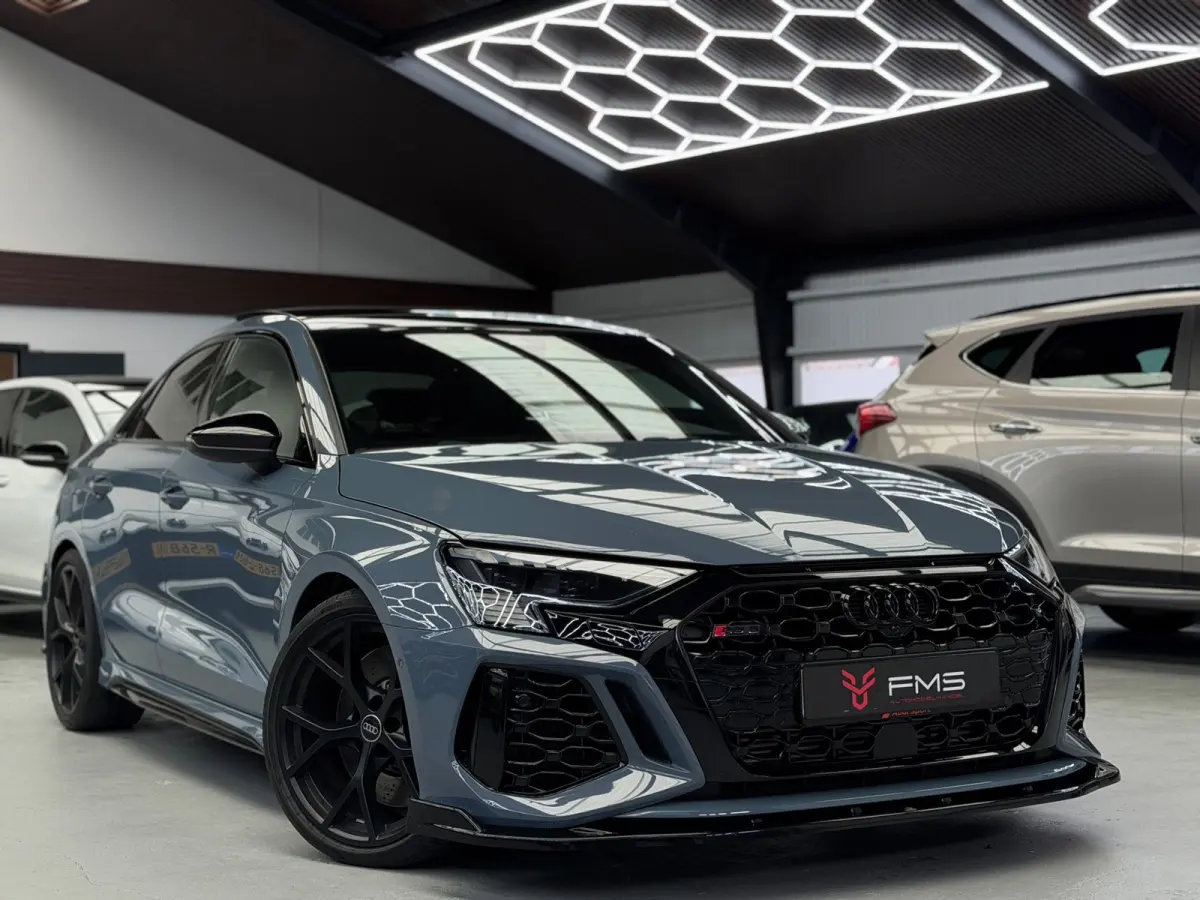 2.5 TFSI Quattro Maxton Panorama