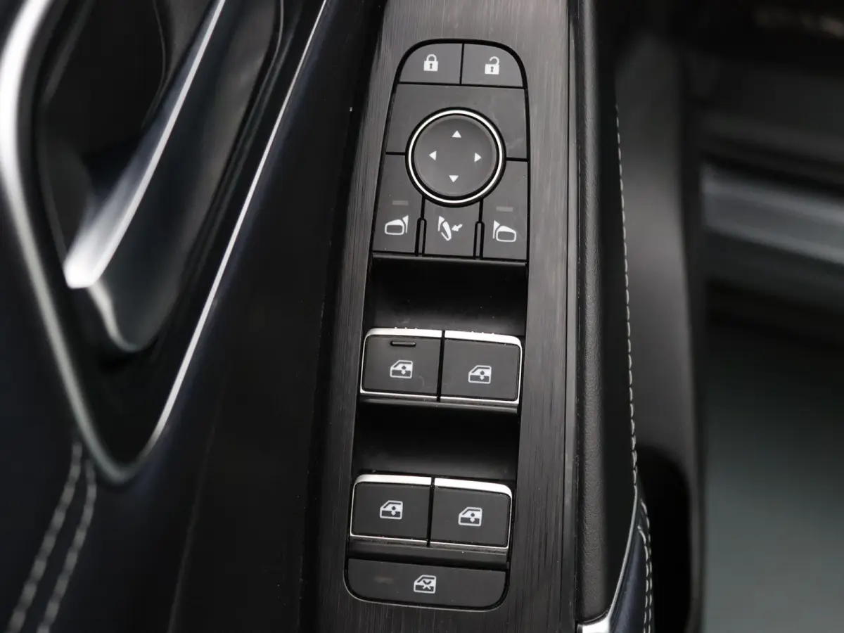 160pk MHEV Xtronic Business Premium Apple Carplay/Android Auto | Climate