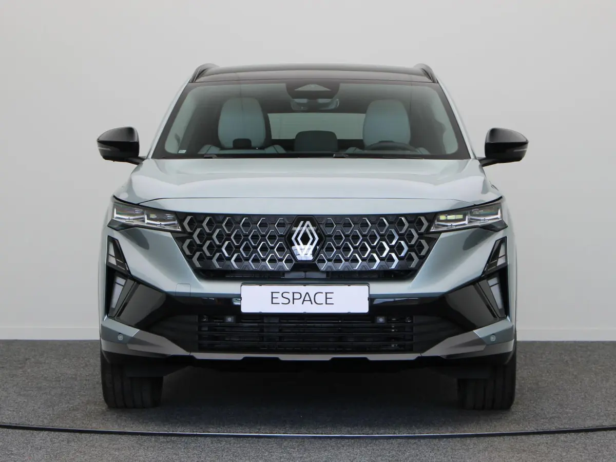 E-Tech full hybrid 200pk iconic 5p. | Vijf jaar garantie | Panoramisch dak | Harman Kardon |