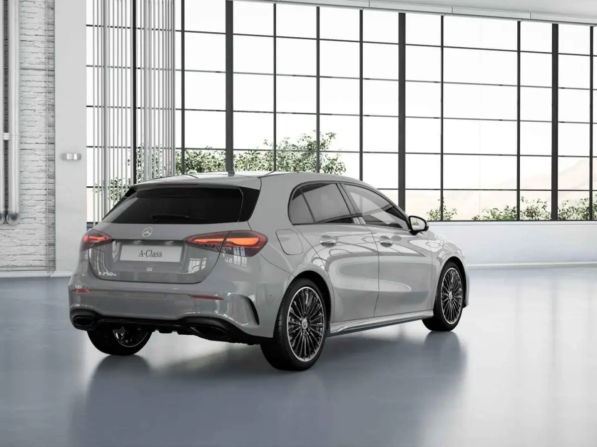 Hatchback 250 e 140 Year Edition
