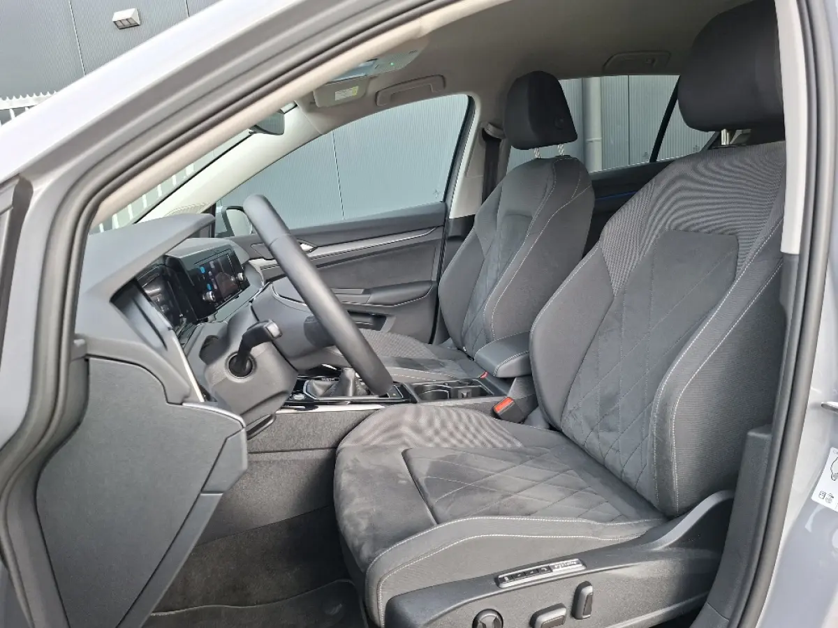 1.5 TSI 130pk Style * LAGE KMSTAND 26.000KM! * ParkeerCamera * Adaptieve Cruise Control * LM velgen *