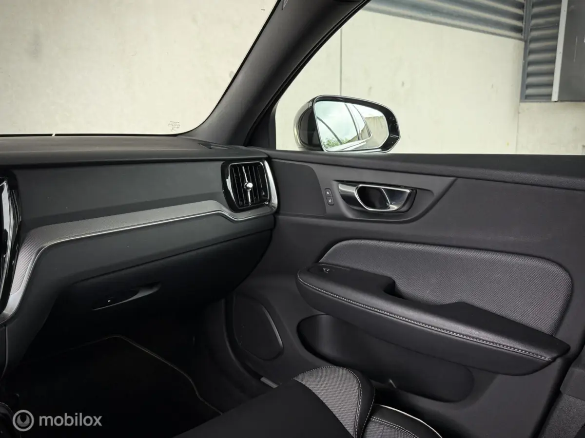 2.0 T6 Twin Engine AWD R-Design