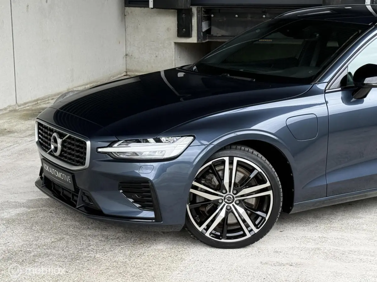 2.0 T6 Twin Engine AWD R-Design