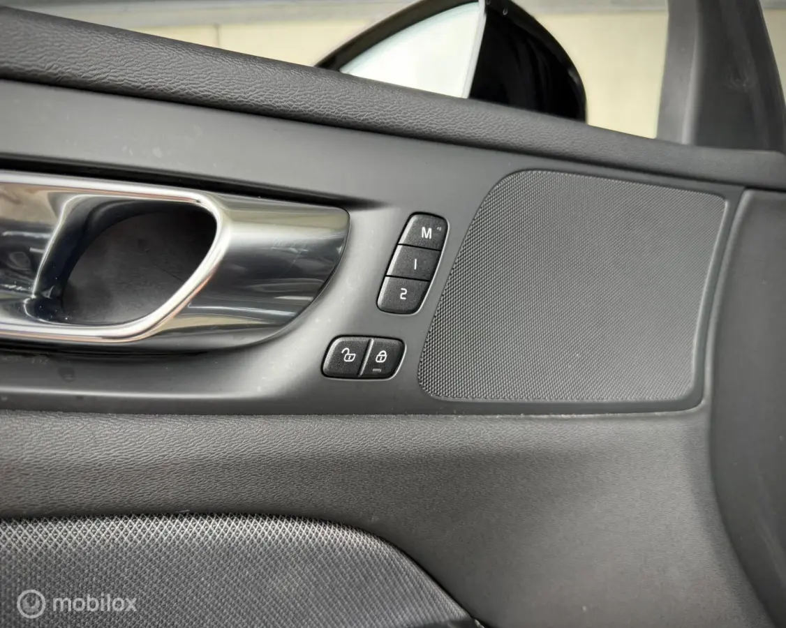 2.0 T6 Twin Engine AWD R-Design