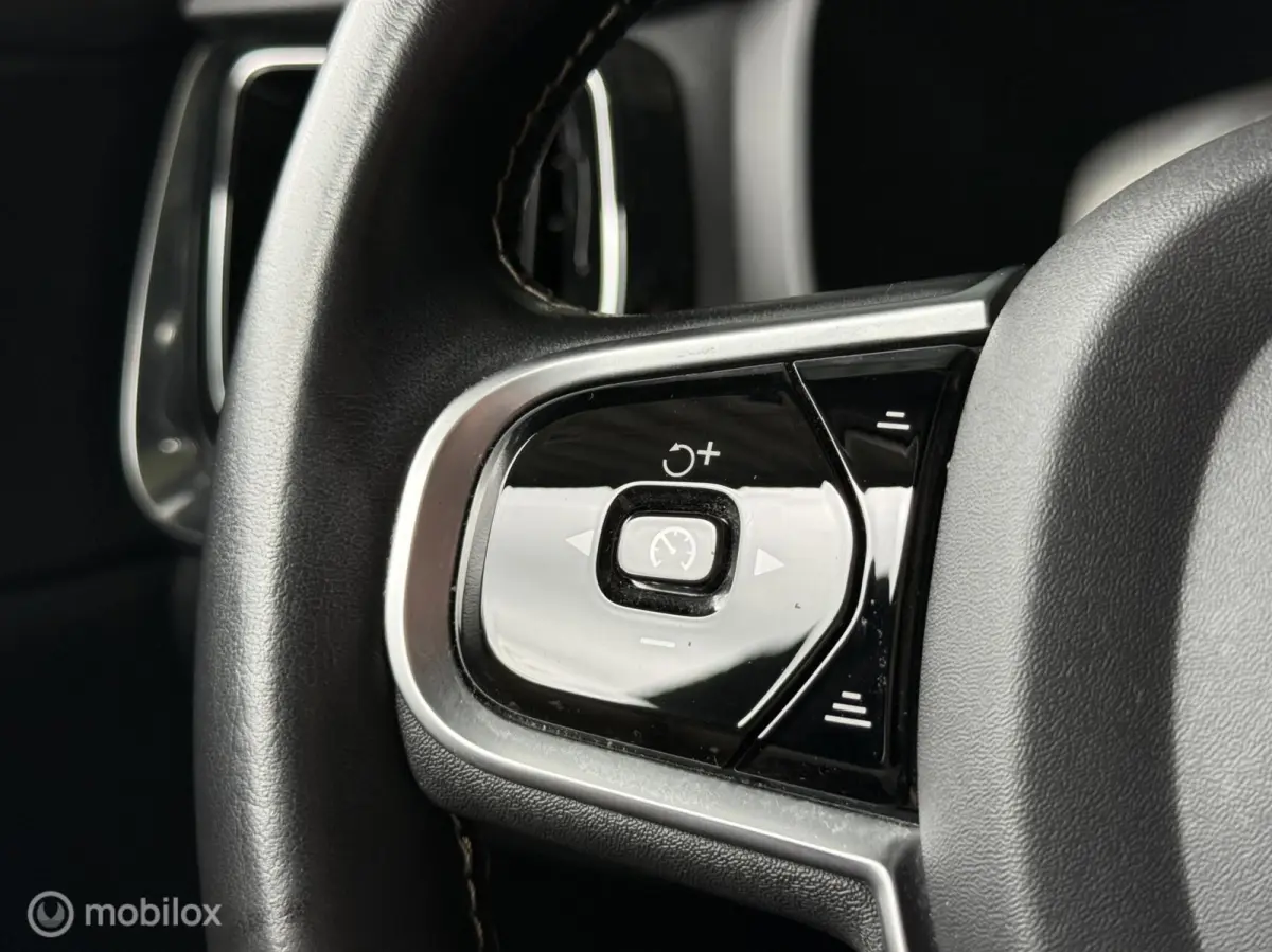 2.0 T6 Twin Engine AWD R-Design