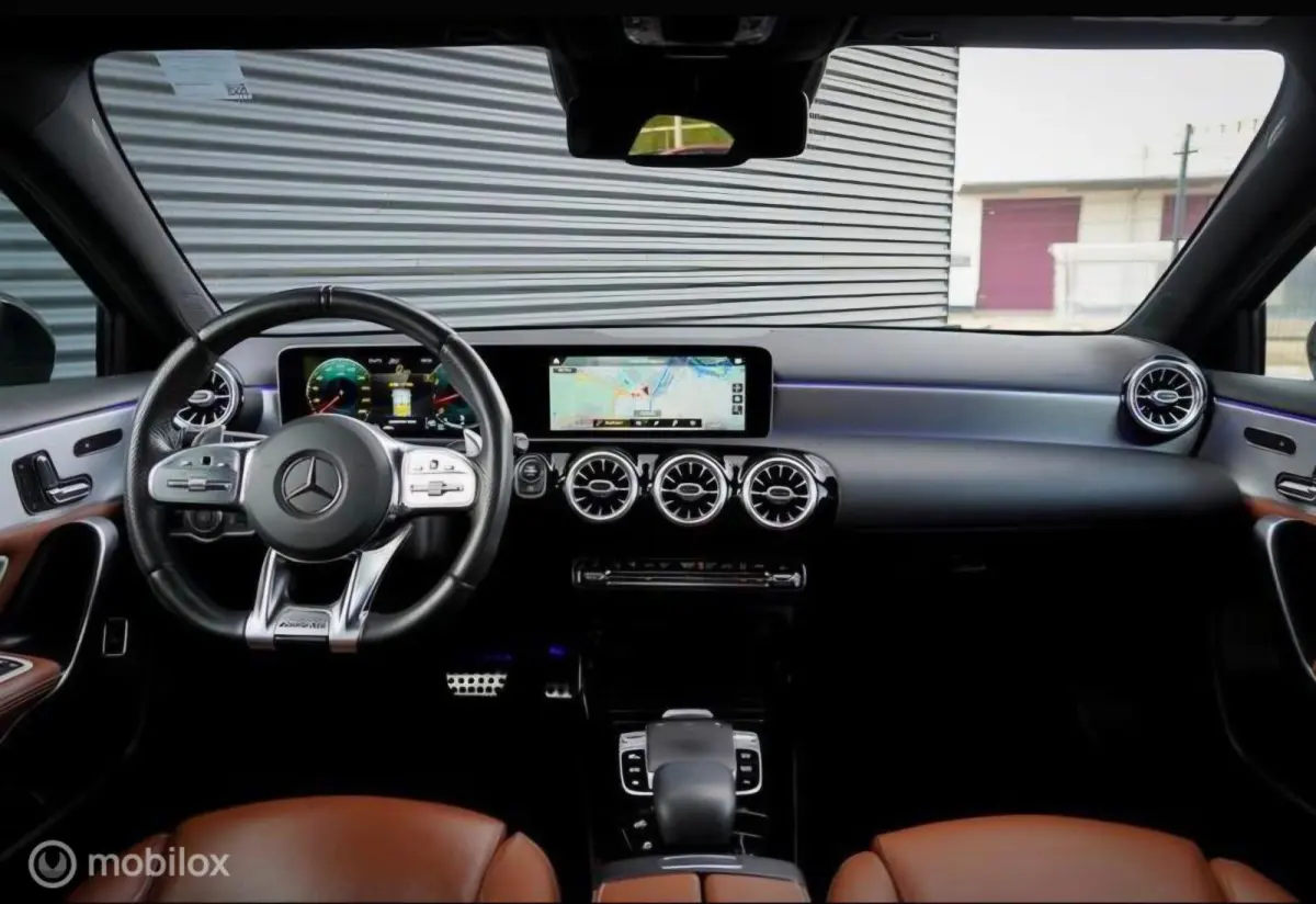 AMG 35 4MATIC Premium Plus