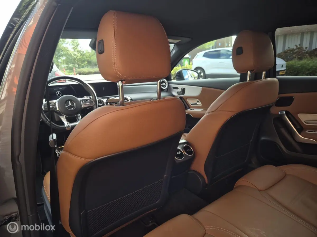 AMG 35 4MATIC Premium Plus