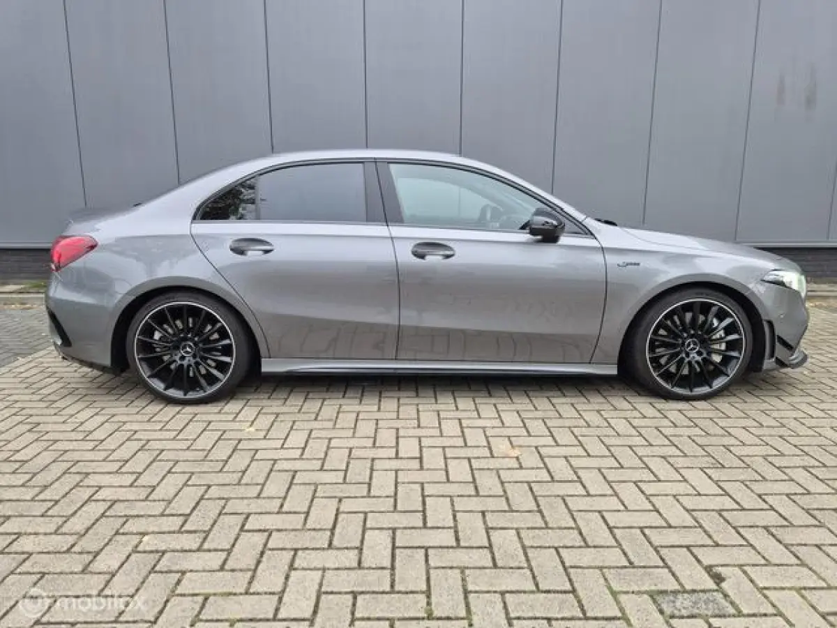 AMG 35 4MATIC Premium Plus