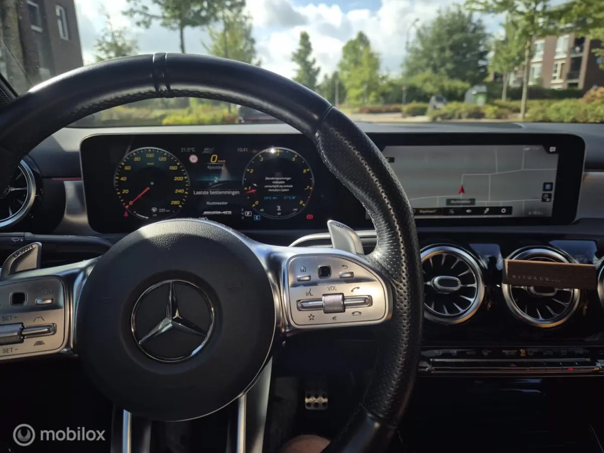 AMG 35 4MATIC Premium Plus