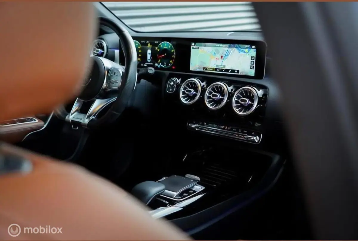 AMG 35 4MATIC Premium Plus