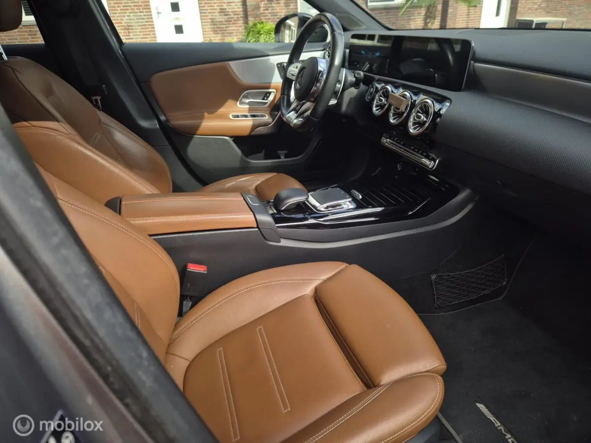 AMG 35 4MATIC Premium Plus